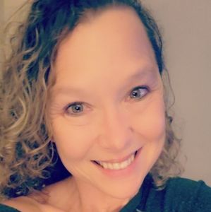 Meet your Posher, Jenifer